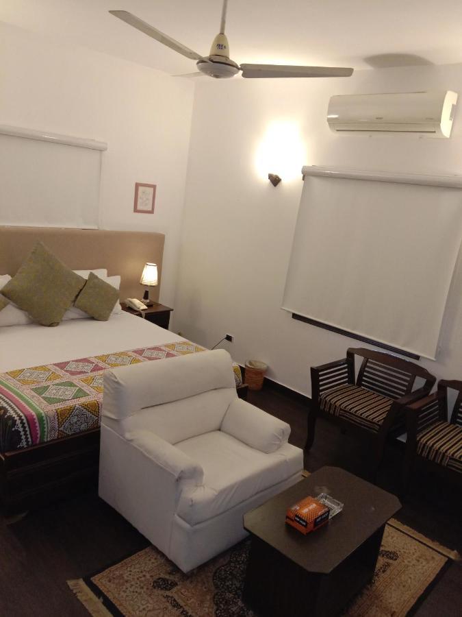 Hotel Hilton Bayview Lnn Karachi Esterno foto