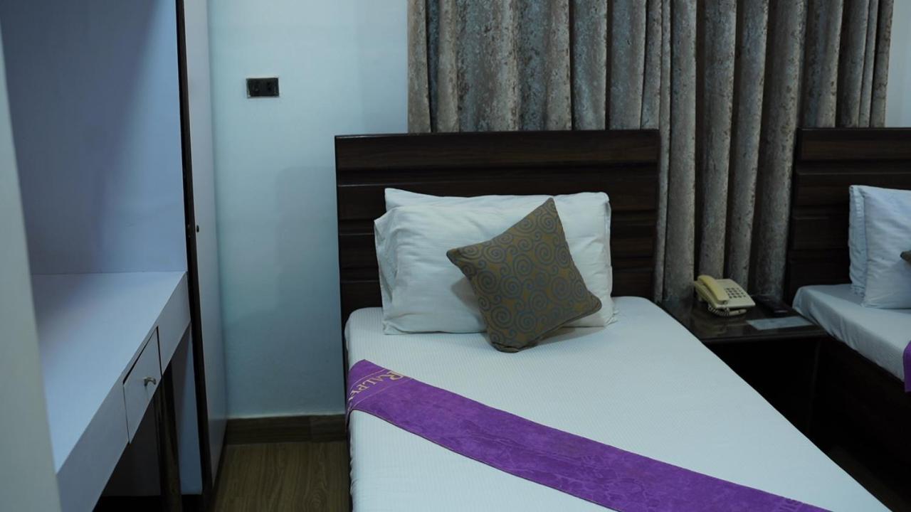 Hotel Hilton Bayview Lnn Karachi Esterno foto