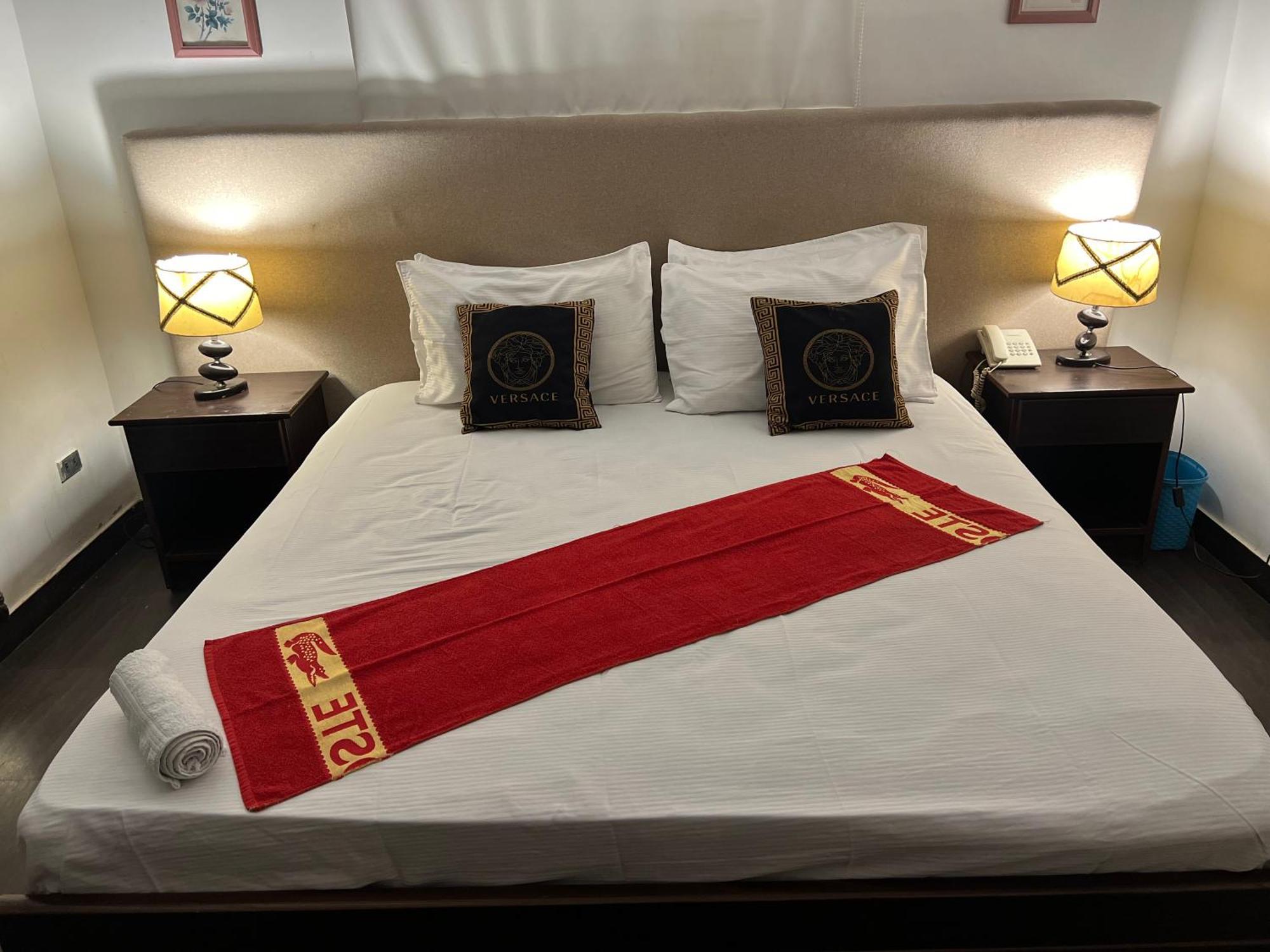 Hotel Hilton Bayview Lnn Karachi Esterno foto