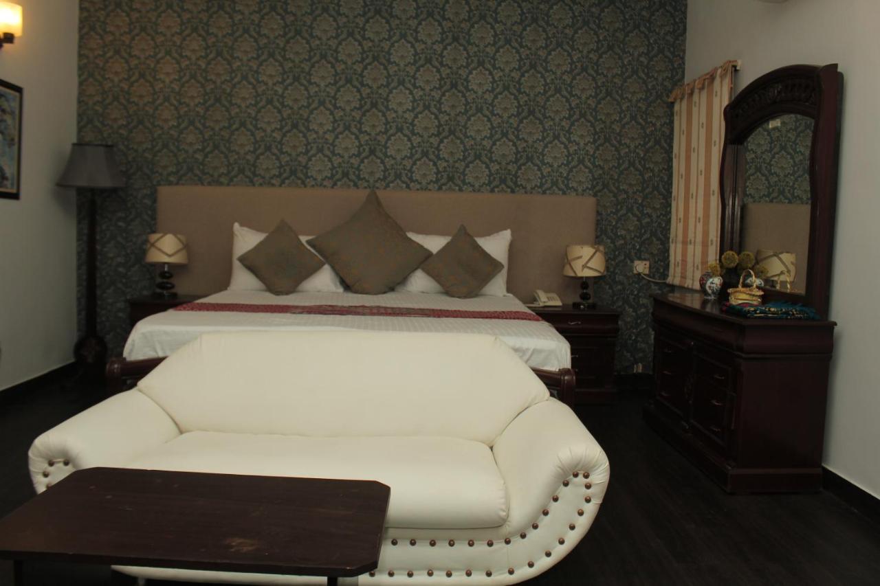 Hotel Hilton Bayview Lnn Karachi Esterno foto