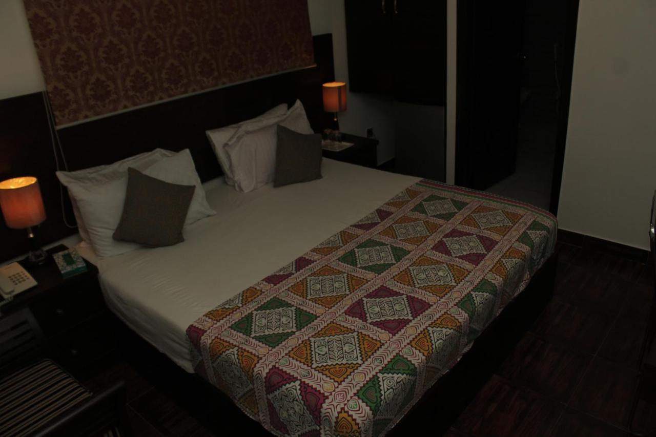 Hotel Hilton Bayview Lnn Karachi Esterno foto