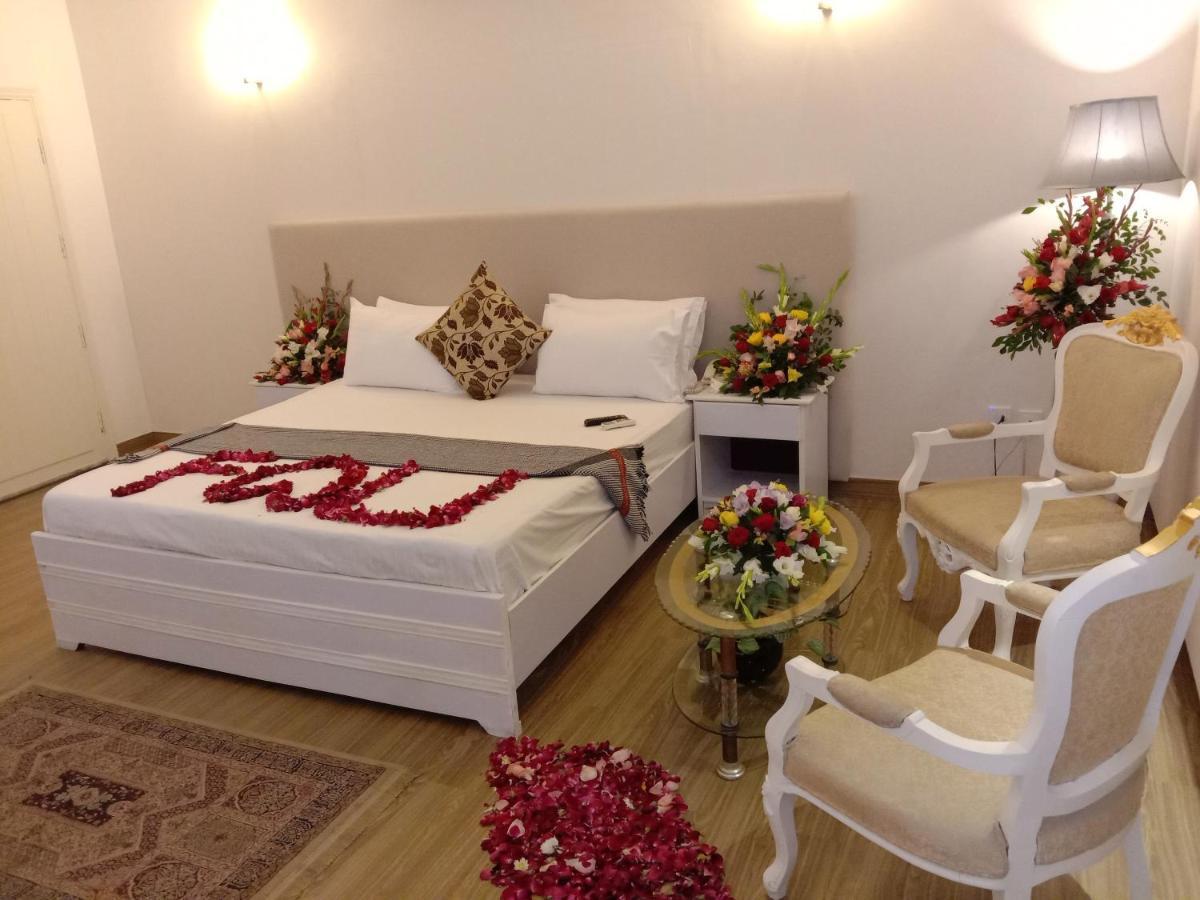 Hotel Hilton Bayview Lnn Karachi Esterno foto