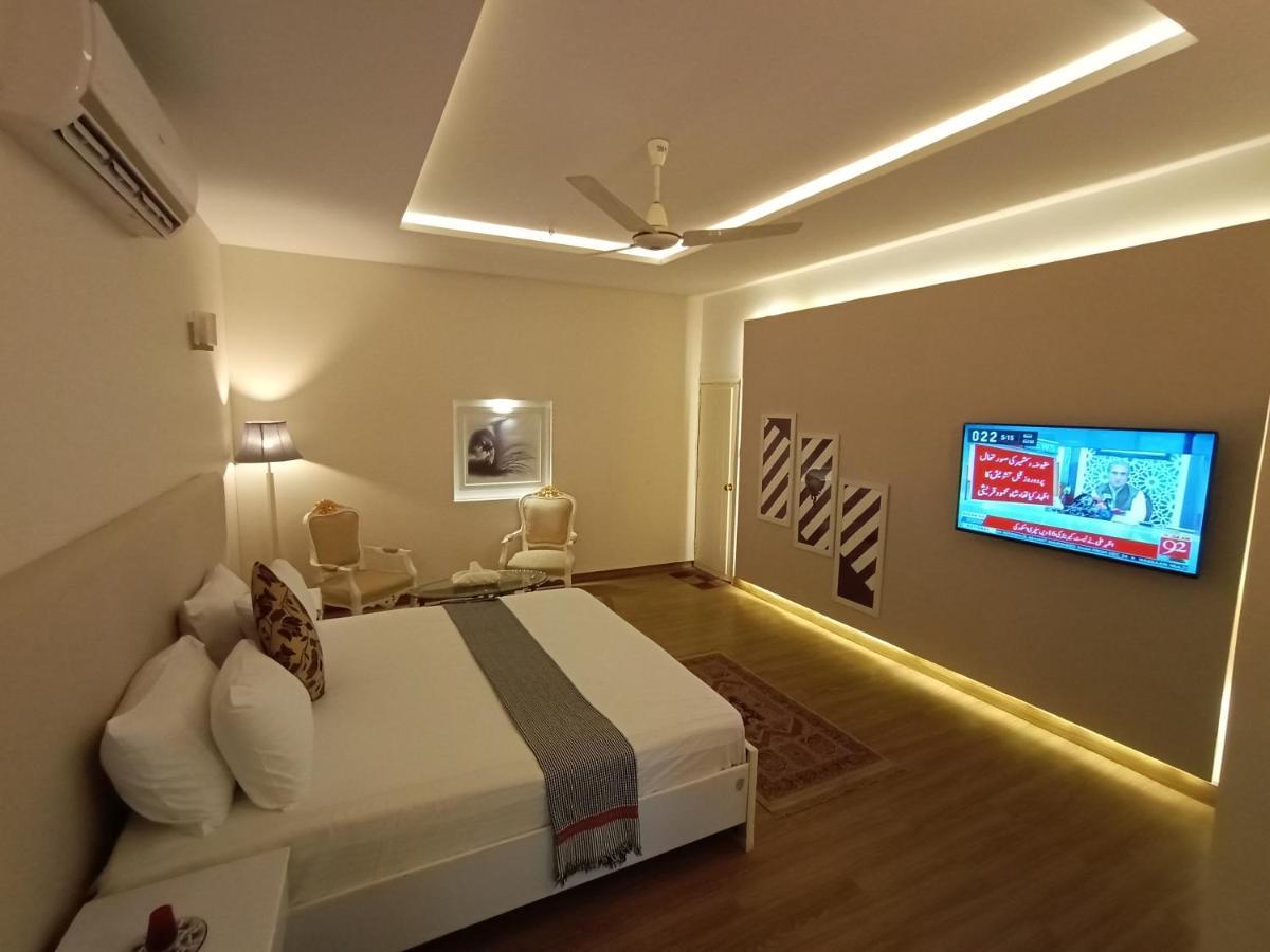 Hotel Hilton Bayview Lnn Karachi Esterno foto